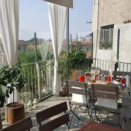 ベッド・アンド・ブレックファスト La Corte Sul Naviglio 4*